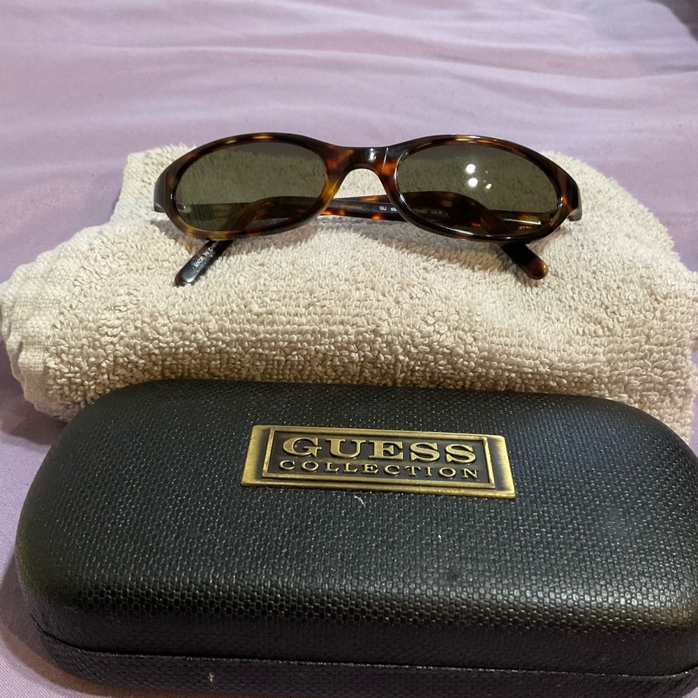 Guess tortoise shell sunglasses